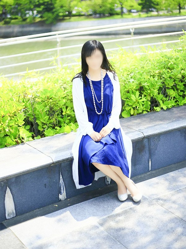 青山静香（こあくまな人妻・熟女たち　東広島店　(KOAKUMAグループ)）