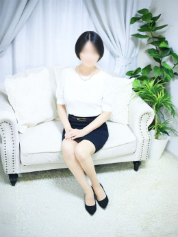 栗栖るみ
