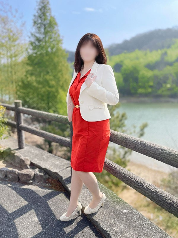 上田奈央（こあくまな人妻・熟女たち　東広島店　(KOAKUMAグループ)）