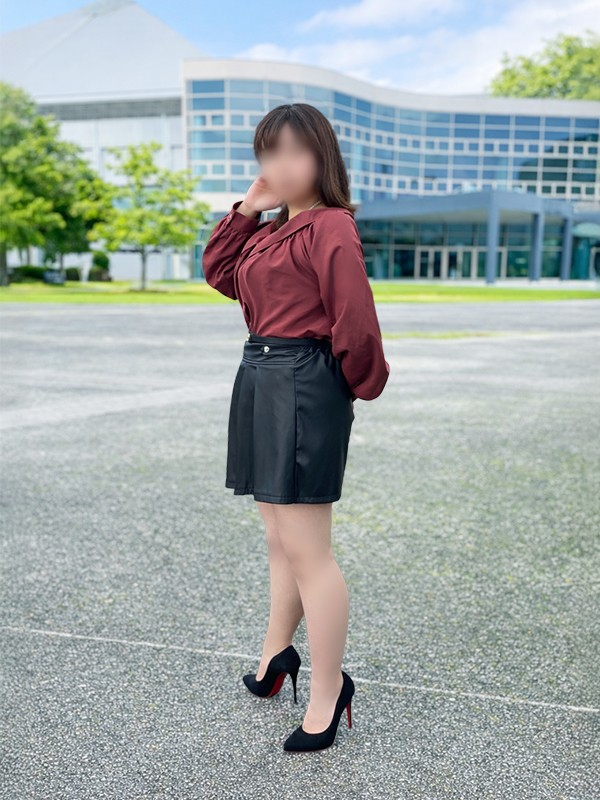 山岸まりな（こあくまな人妻・熟女たち　東広島店　(KOAKUMAグループ)）