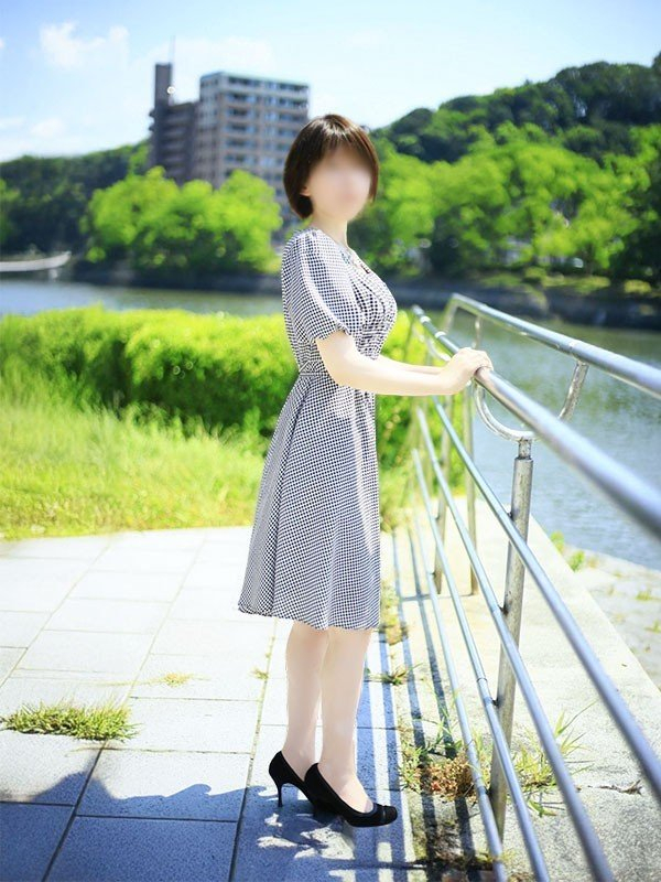 篠原ちさと（こあくまな人妻・熟女たち　東広島店　(KOAKUMAグループ)）