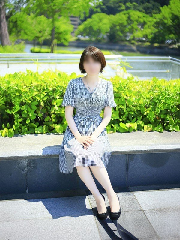 篠原ちさと（こあくまな人妻・熟女たち　東広島店　(KOAKUMAグループ)）