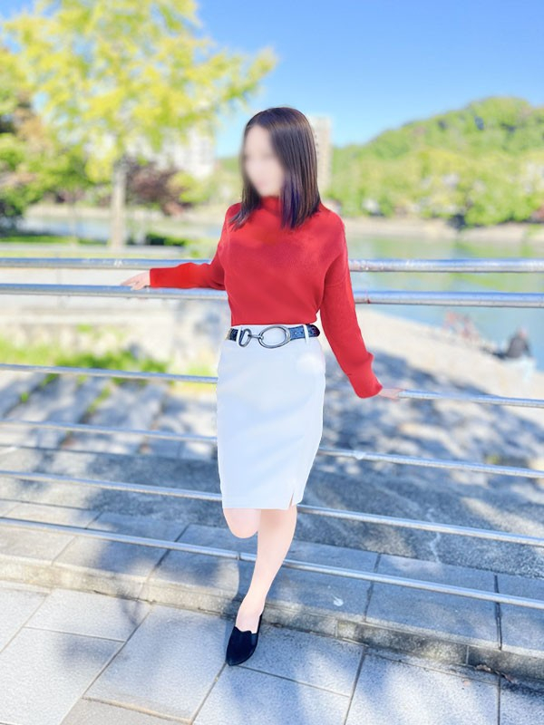 綾瀬まゆ（こあくまな人妻・熟女たち　東広島店　(KOAKUMAグループ)）