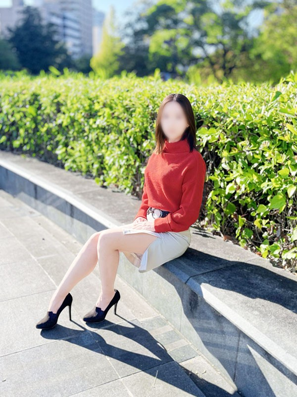 綾瀬まゆ（こあくまな人妻・熟女たち　東広島店　(KOAKUMAグループ)）