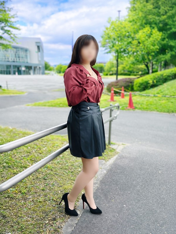 山岸まりな（こあくまな人妻・熟女たち　東広島店　(KOAKUMAグループ)）