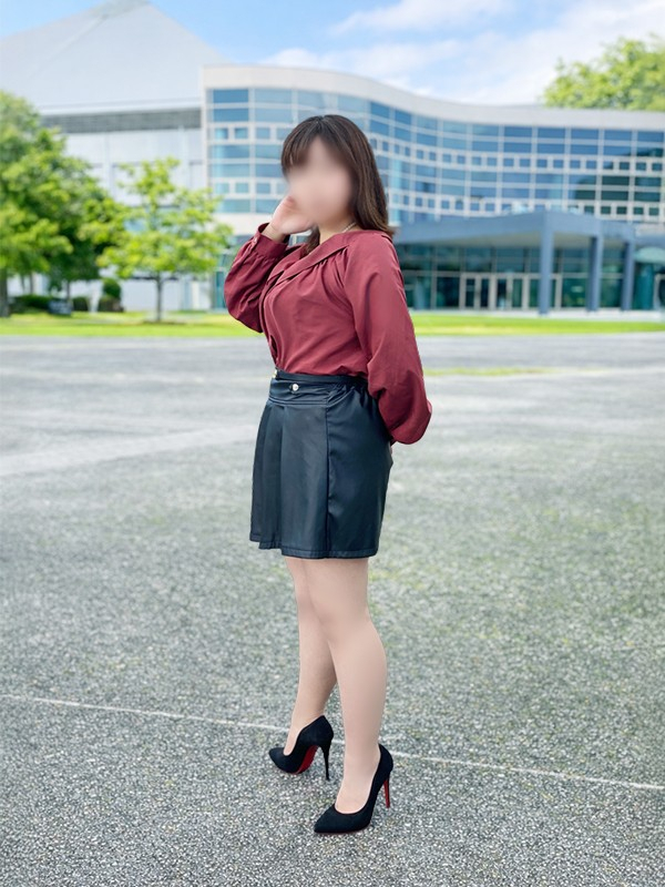 山岸まりな（こあくまな人妻・熟女たち　東広島店　(KOAKUMAグループ)）