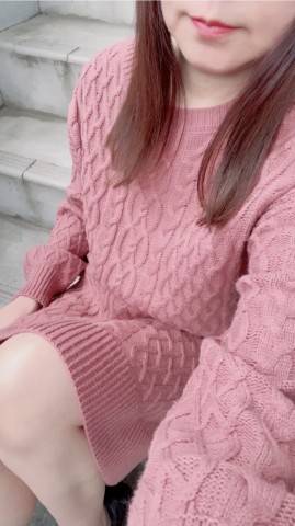 出勤しました^ ^   新写真、切り取り作業中