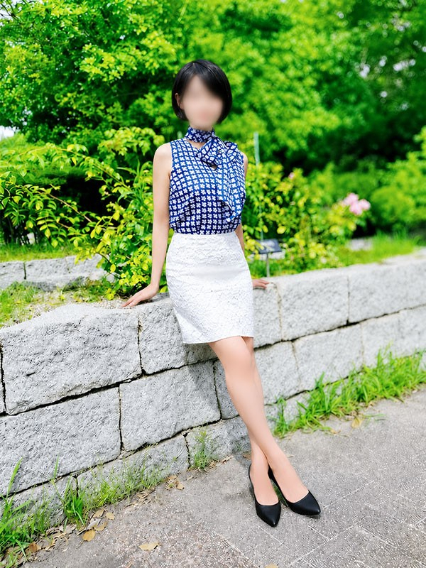 栗栖るみ
