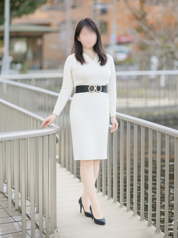 美鈴ありさ