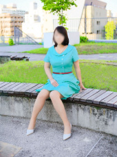 河野しおり