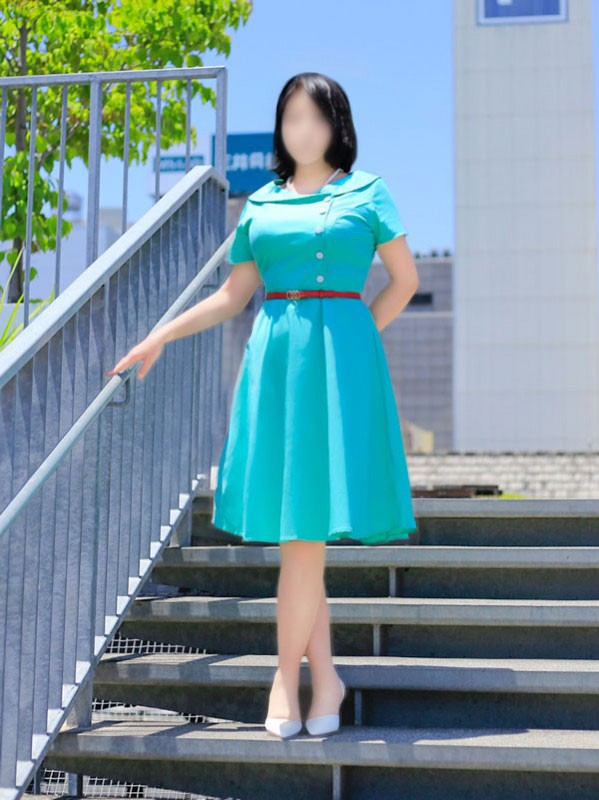 河野しおり