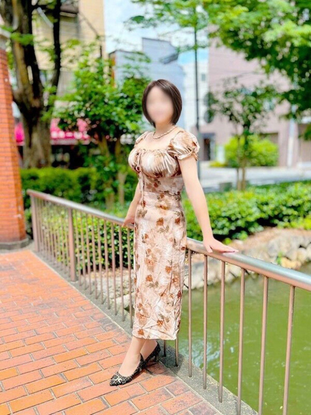 石野ひとみ