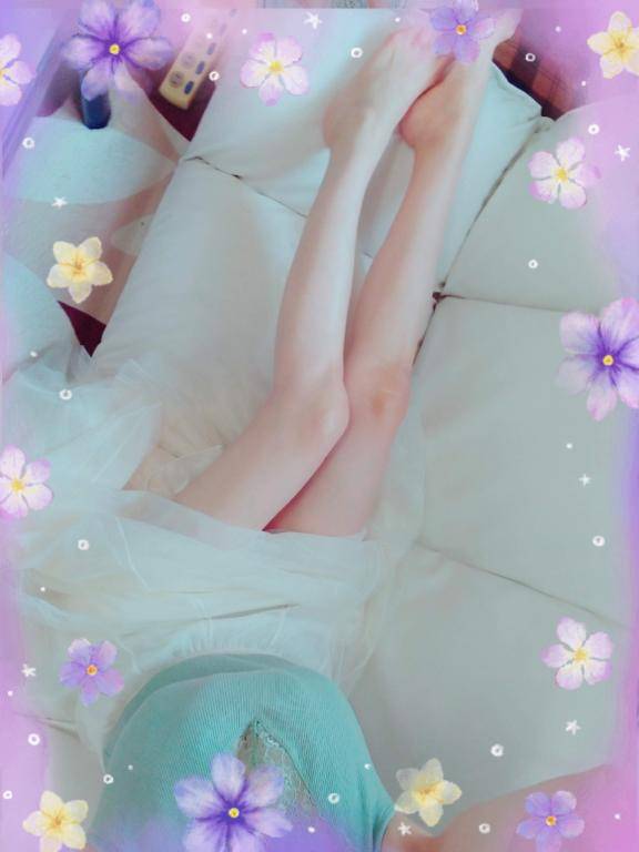 触って…