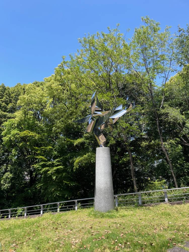 お出かけしてますわっ