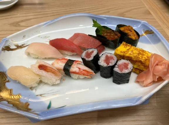 お休み中のひまりさんです🍣