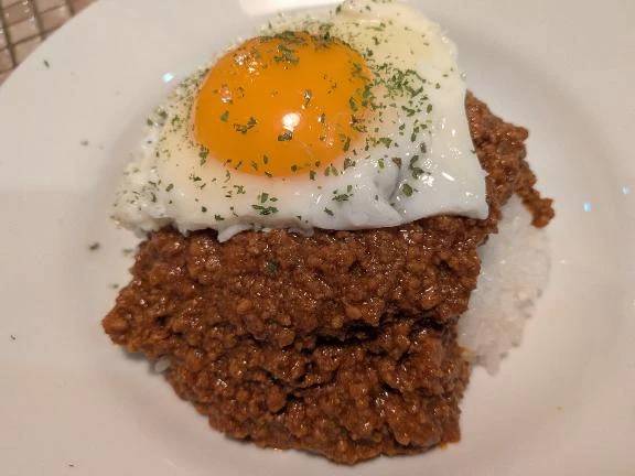 気になるカレー屋に...