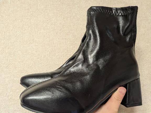買ってた...ショートブーツ