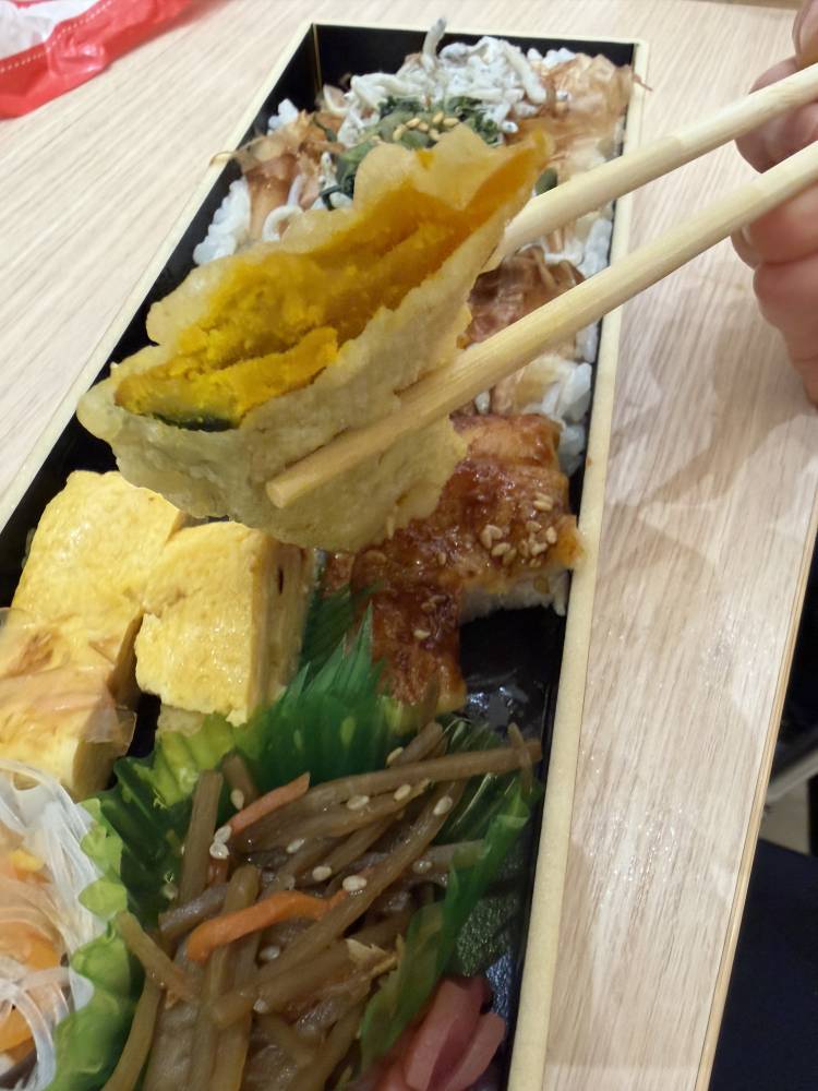 お昼のお弁当