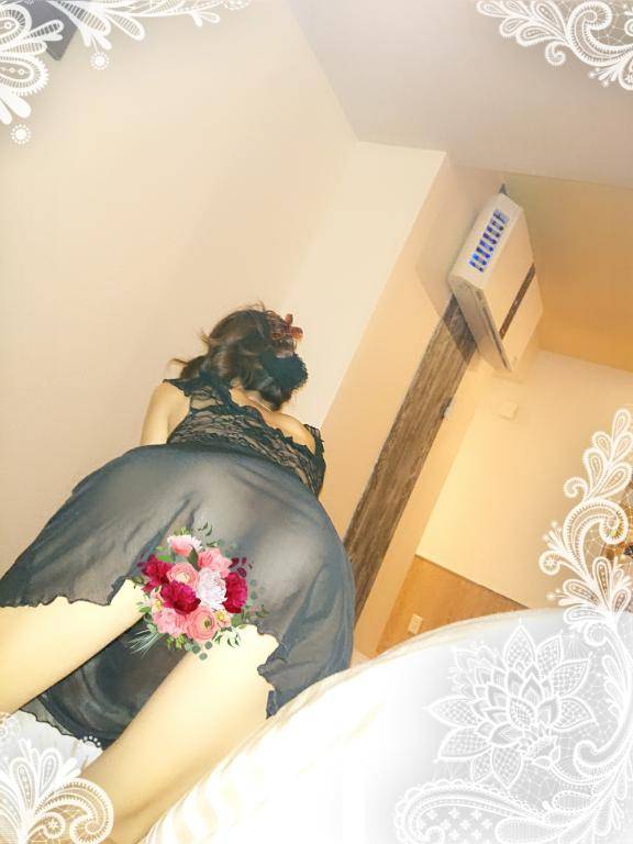 チラッ……♡♡