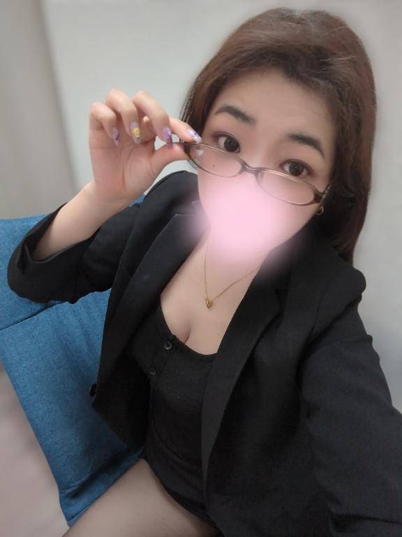 メガネ姿も見に来てくれる？💕