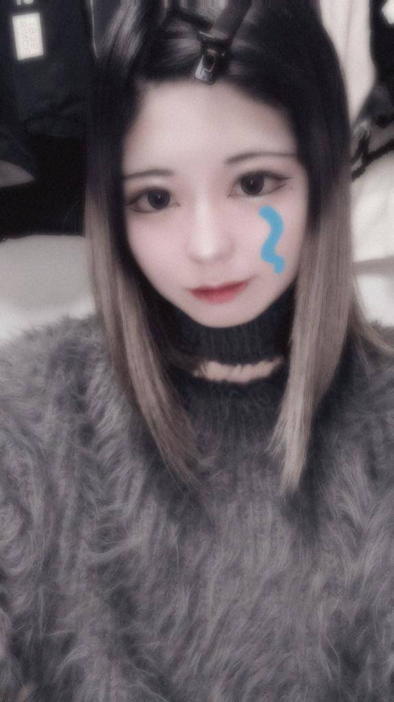 ギャルっぽいコーデで準備中?