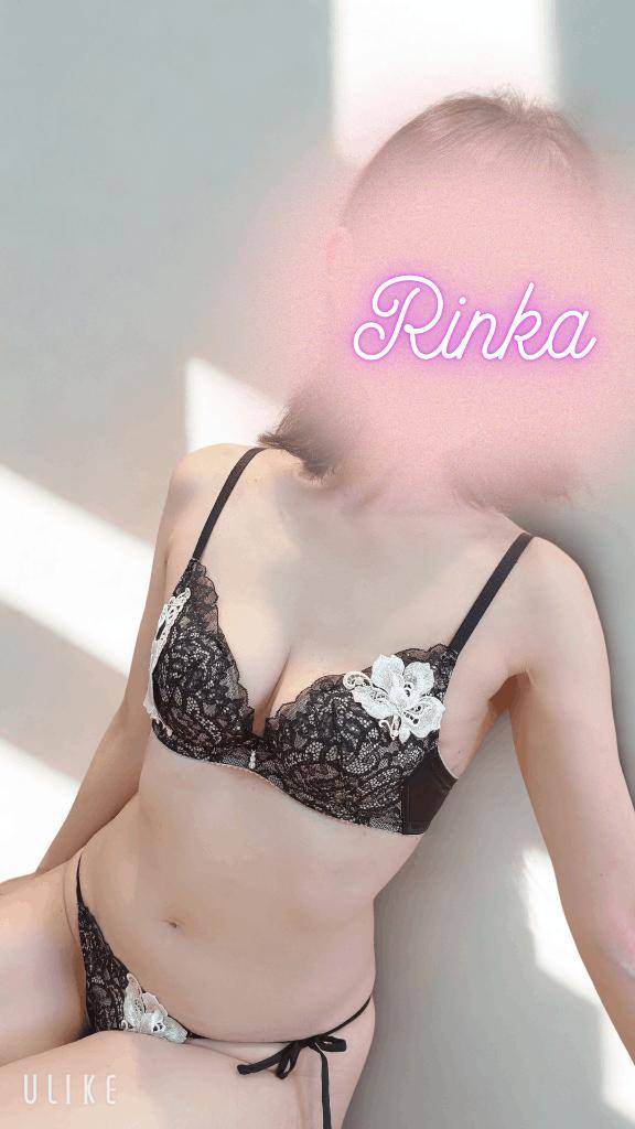 スカートが揺れる午後…