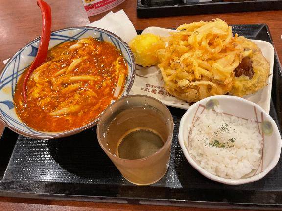 トマたまうどんを食べました