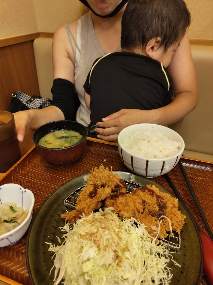 "岡山レンタル彼女💖かつ庵　平島店高齢者障害者の方もお気軽呼んでください💖2025年も素敵なデートお待ちしています💖スレンダー美人の吉田さん💖" を YouTube で見る