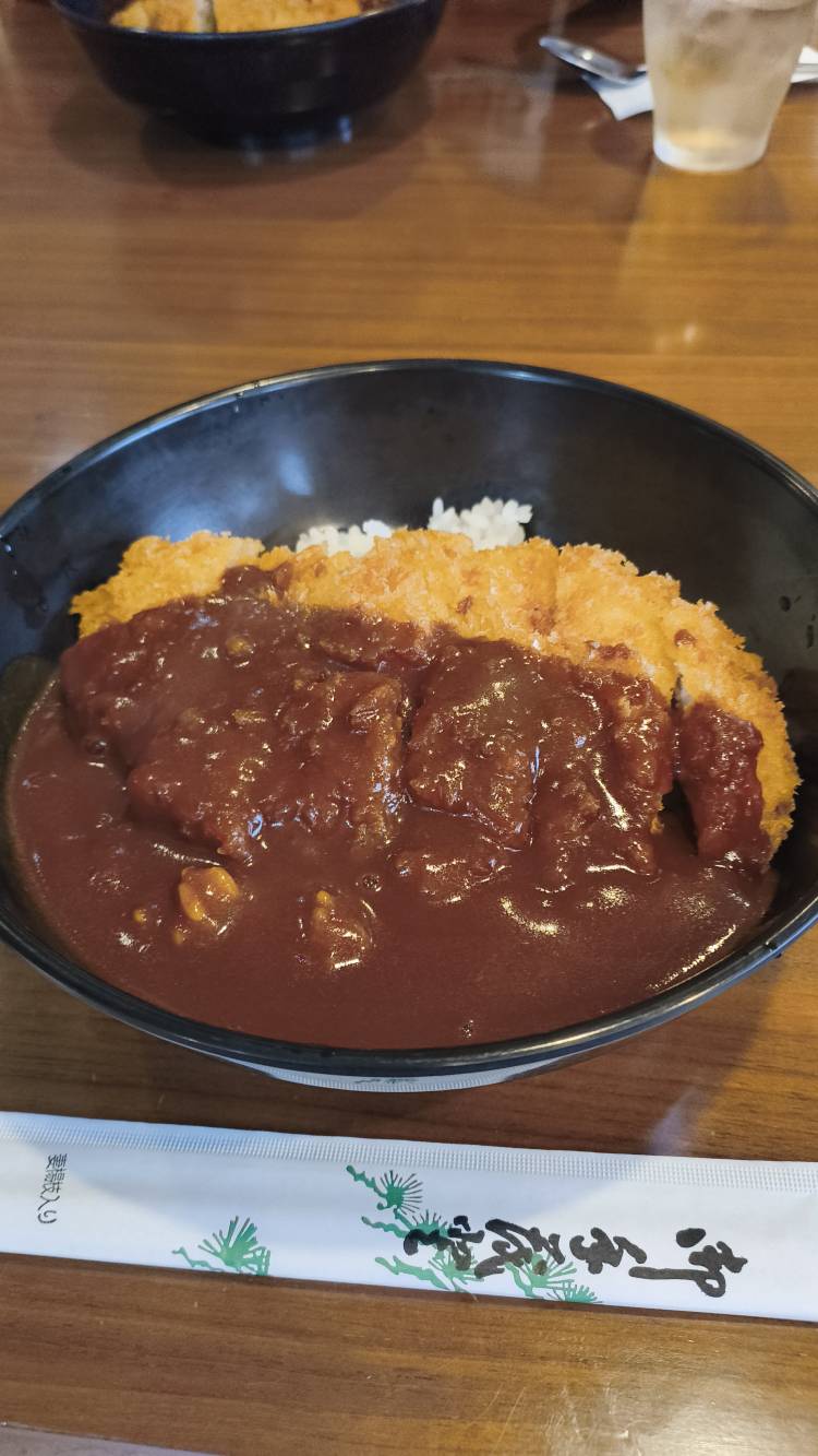 "岡山レンタル彼女💖かつ亭　デミカツ丼😄妊娠中・育休中もお仕事できる💖高齢者障害者の方もお気軽呼んでください💖2025年も素敵なデートお待ちしています💖スレンダー美人の吉田さん💖" を YouTube で見る