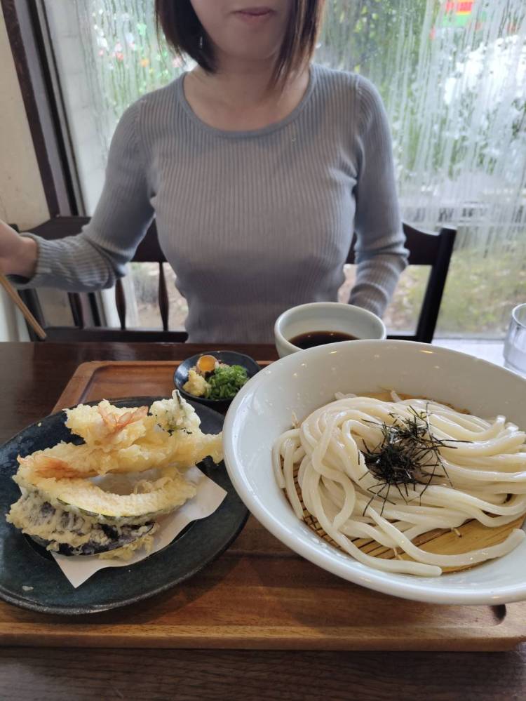 "岡山レンタル彼女💖8月から妊婦で復帰💖妊娠中・育休中もお仕事できる💖2025年も素敵なデートお待ちしています💖妊婦ママのいなさん💖" を YouTube で見る