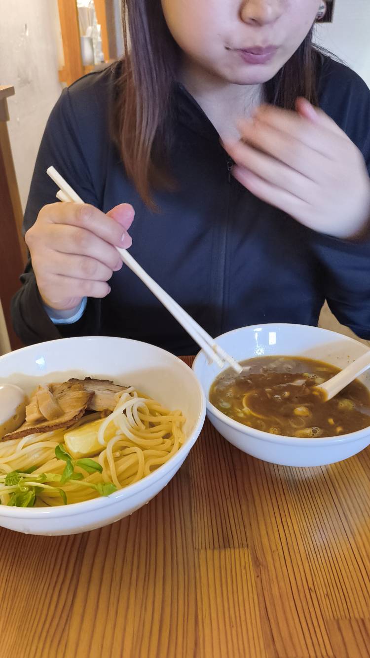 "岡山レンタル彼女💖つけ麺　烏城😄妊娠中・育休中もお仕事できる💖2025年も素敵なデートお待ちしています💖母乳ママのしえさん💖" を YouTube で見る