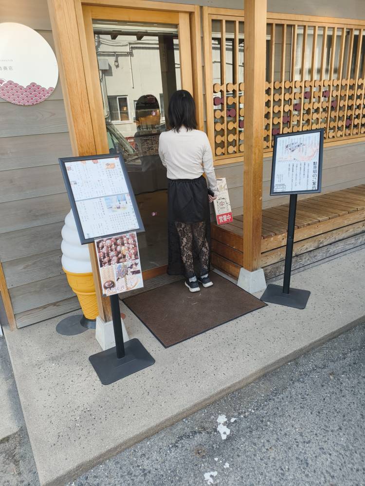 "禧の助商店　カスタードクリームのたい焼きが美味しい🤓妊娠中・育休中もお仕事できる💖2026年も素敵なデートお待ちしています💖母乳ママのいなさん💖#母乳 #禧の助商店" を YouTube で見る