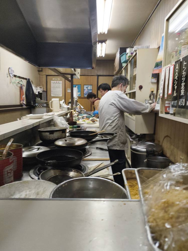 "岡山駅前グリルスエヒロ安く美味しい🤓#岡山洋食" を YouTube で見る