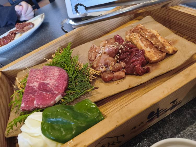 "焼肉　牛長　ランチ💖妊娠中・育休中もお仕事できる💖2026年も素敵なデートお待ちしています💖母乳ママのりんさん💖岡山人妻案内所＆岡山お見合い桜💖#母乳 #岡山市" を YouTube で見る