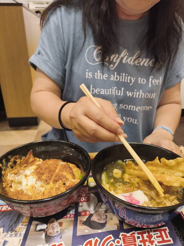 "資さんうどん　岡山福成店💖高齢者障害者の方もお気軽呼んでください💖2026年も素敵なデートお待ちしています💖しのはらさん💖岡山人妻案内所＆岡山お見合い桜💖#岡山市" を YouTube で見る