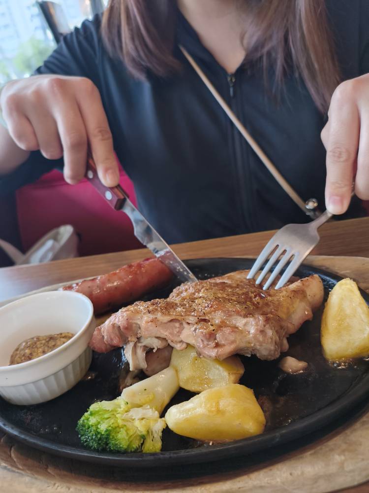 "ステーキのどんランチ　岡山店💖妊娠中・育休中もお仕事できる💖2026年も素敵なデートお待ちしています💖母乳ママのしえさん💖岡山人妻案内所＆岡山お見合い桜💖#母乳 #岡山市" を YouTube で見る