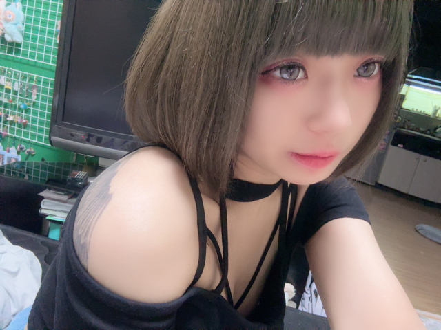【ドエロド変態・３P】かぐら22才　ドエロド変態美女・３P！（岡山人妻案内所 24時間）
