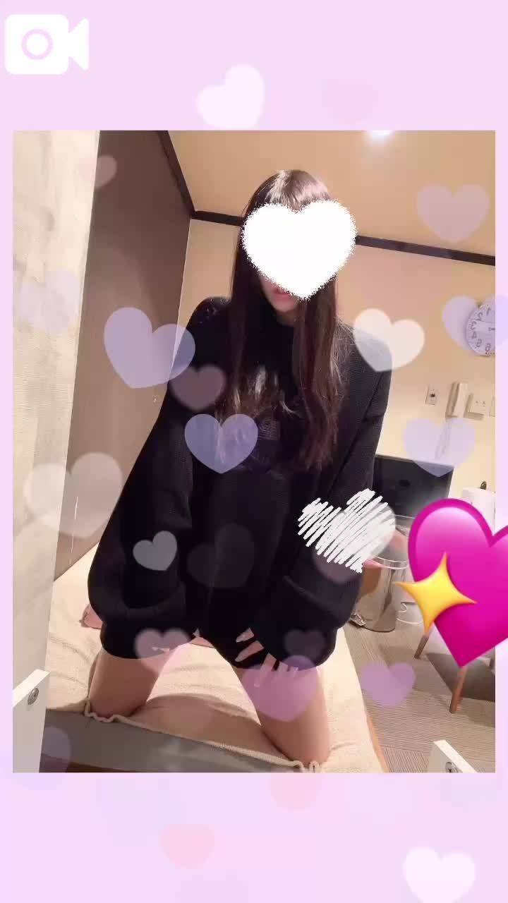 ニットの下は