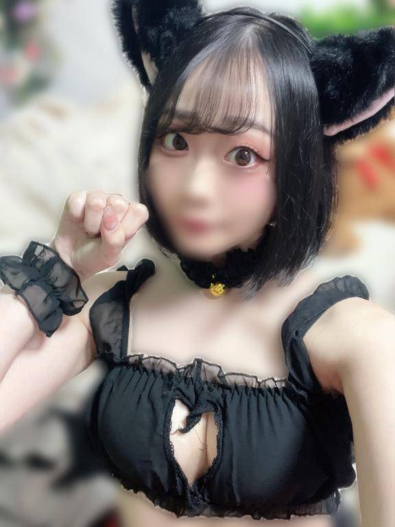 細いのに出るとこ出てるからエロすぎっ