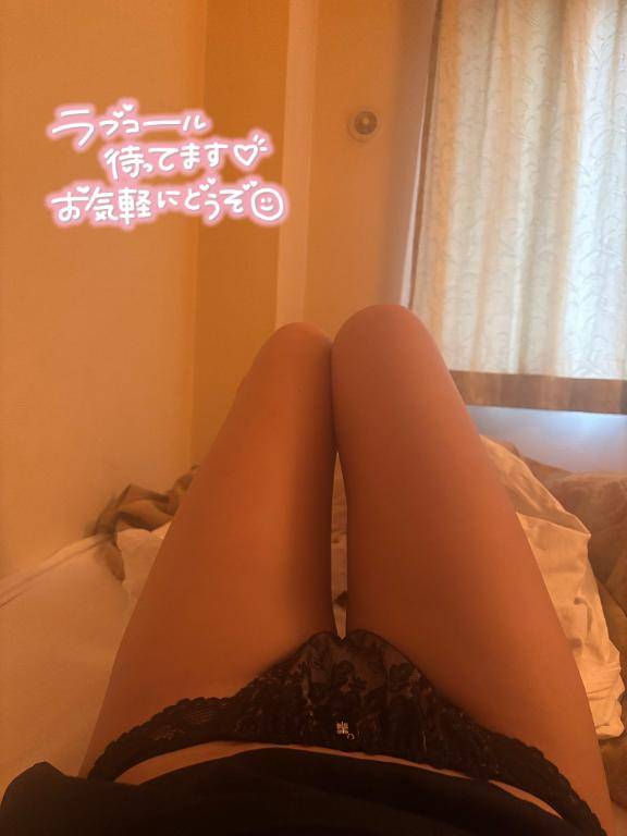 (っ>~< )っ