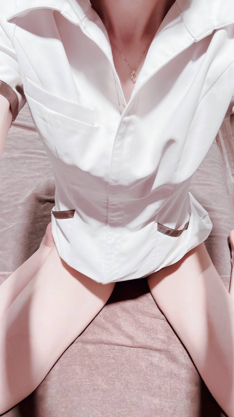 ２０時から出勤╰(*´︶`*)╯♡💜