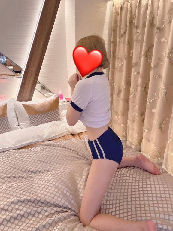 あき　世界巨乳遺産の官能的景観☆Iカップ爆乳で完全包囲！