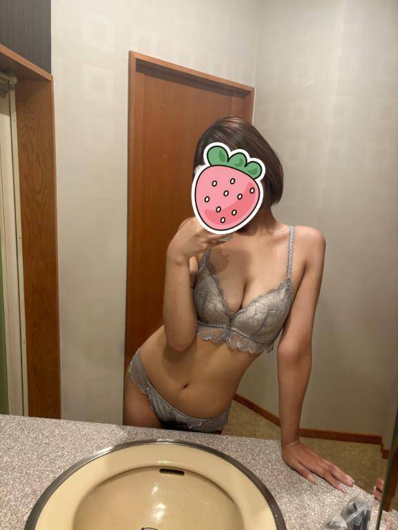 ゆわ 激カワ!天然エロ素人娘☆パイパン敏感処女娘