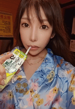 本日完売です❣️エアコンで涼む里奈を添えて