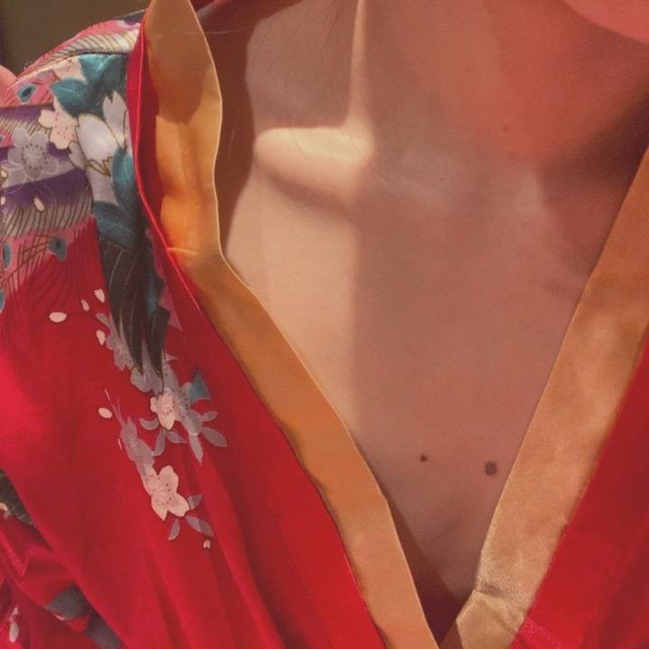 手を挙げて✋