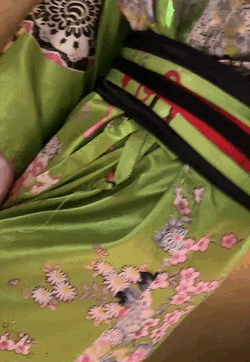 珍しく黄緑💚✨太ももチラ見せ👀🎥💞