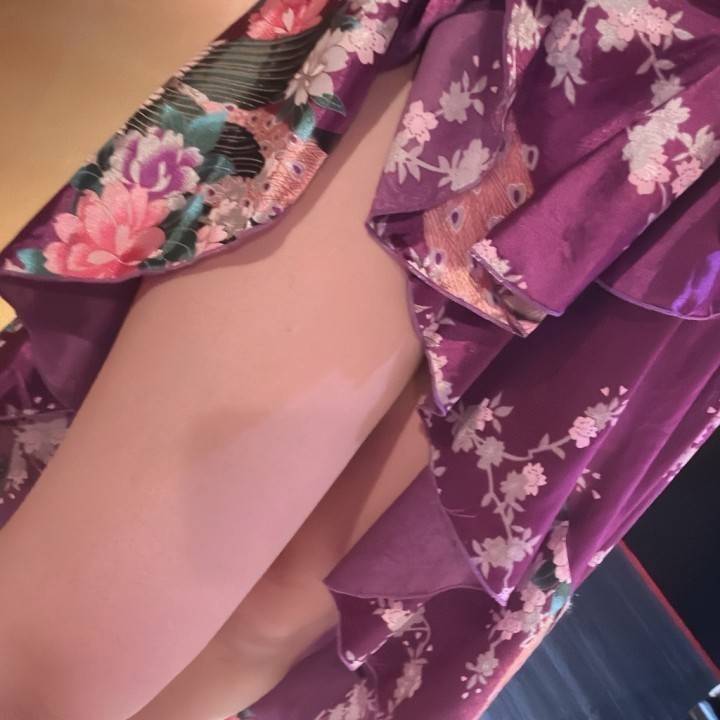 太ももチラ見せ👀🔞💕