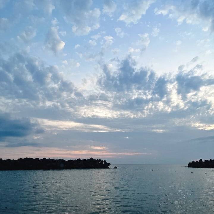 夜が朝に溶けていきました。