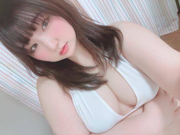 王道白ビキニ??