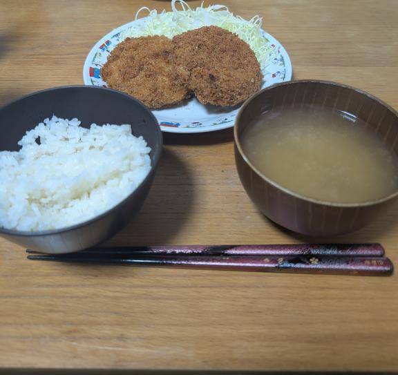 今日はメンチカツ?